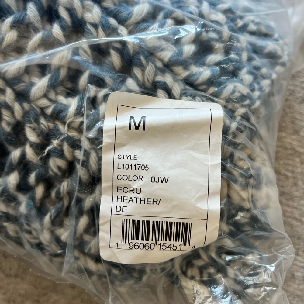 Theory - Chevron -  Blue and Cream Women's Sweater NEW with Tags - Picture 7 of 7